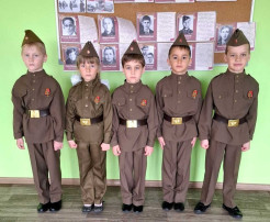 Смотр-конкурс строя и песни Смотр-конкурс строя и песни.