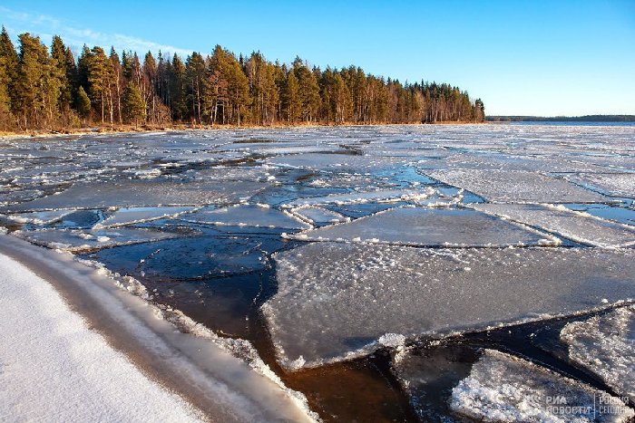 Ледоход на реке Ледоход на реке.
